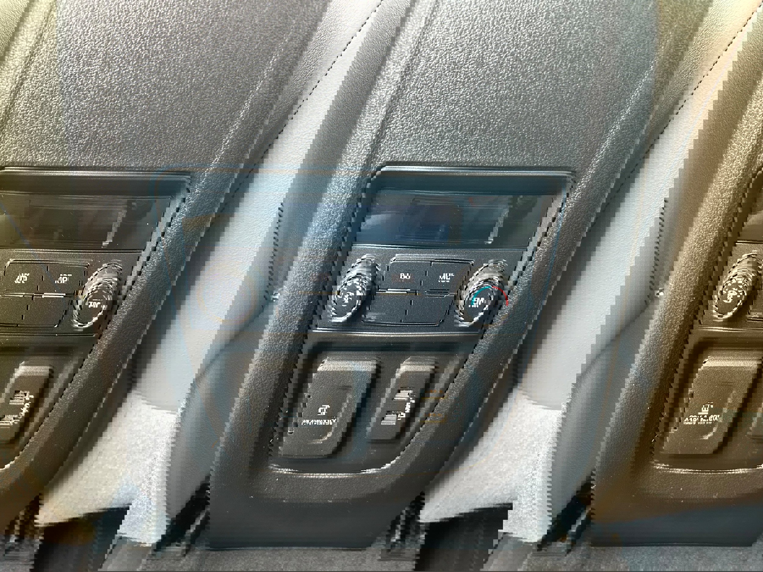 Used 2019 Buick Enclave Essence FWD image 30