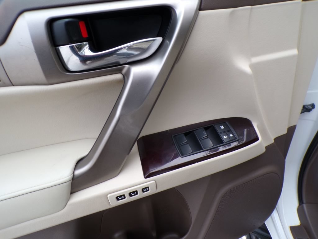 Used 2014 Lexus GX 460 w/ Premium Package AWD/4WD image 24