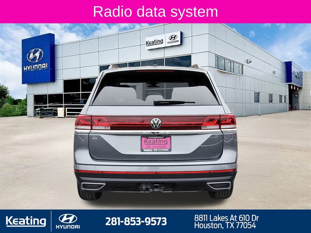 Used 2024 Volkswagen Atlas SE w/ Black Wheel Package image 6