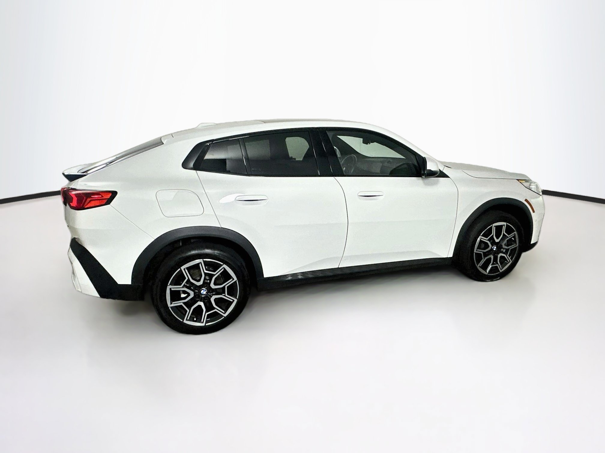 Used 2026 BMW X2 xDrive28i AWD/4WD image 10