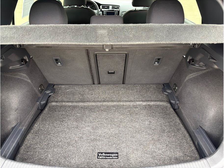 Used 2021 Volkswagen Golf 4-Door FWD image 11