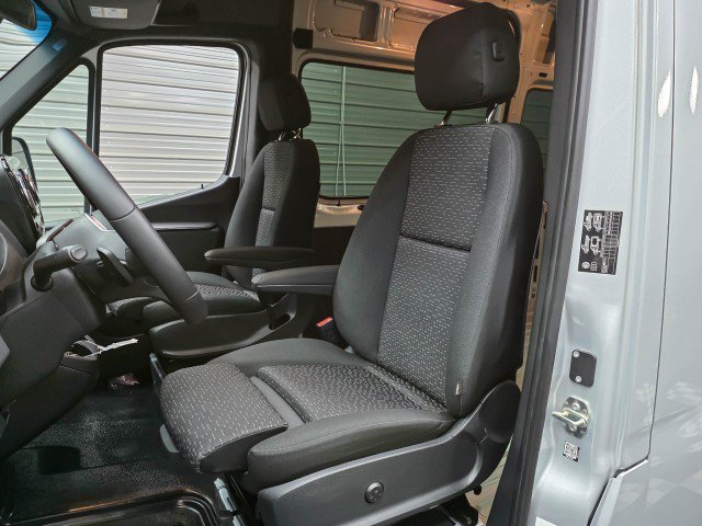 Used 2023 Mercedes-Benz Sprinter 3500 image 17