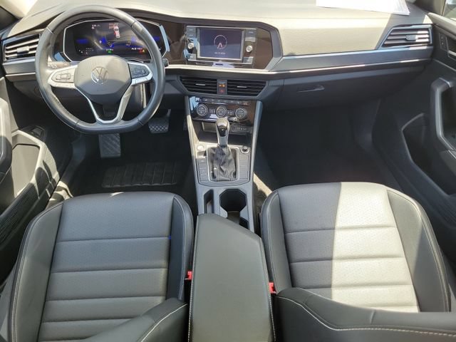 Used 2024 Volkswagen Jetta SE FWD image 10