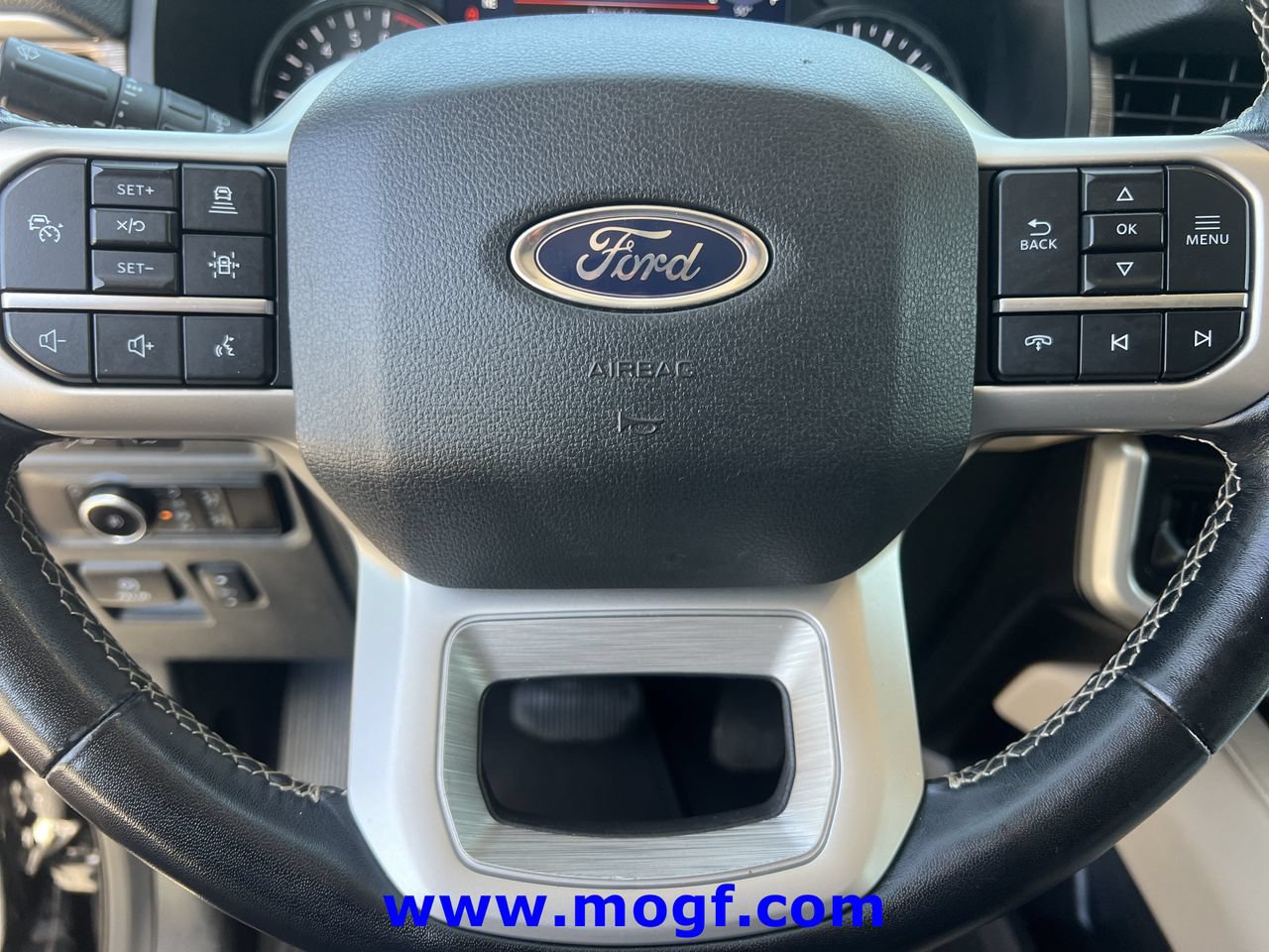 Used 2024 Ford Expedition Limited AWD/4WD image 13