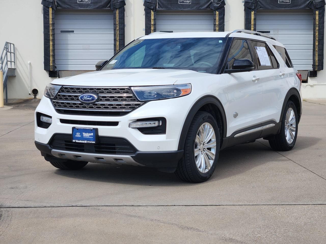 Used 2022 Ford Explorer King Ranch RWD image 2