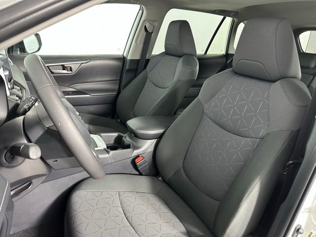 Used 2025 Toyota RAV4 XLE w/ Convenience Package image 13