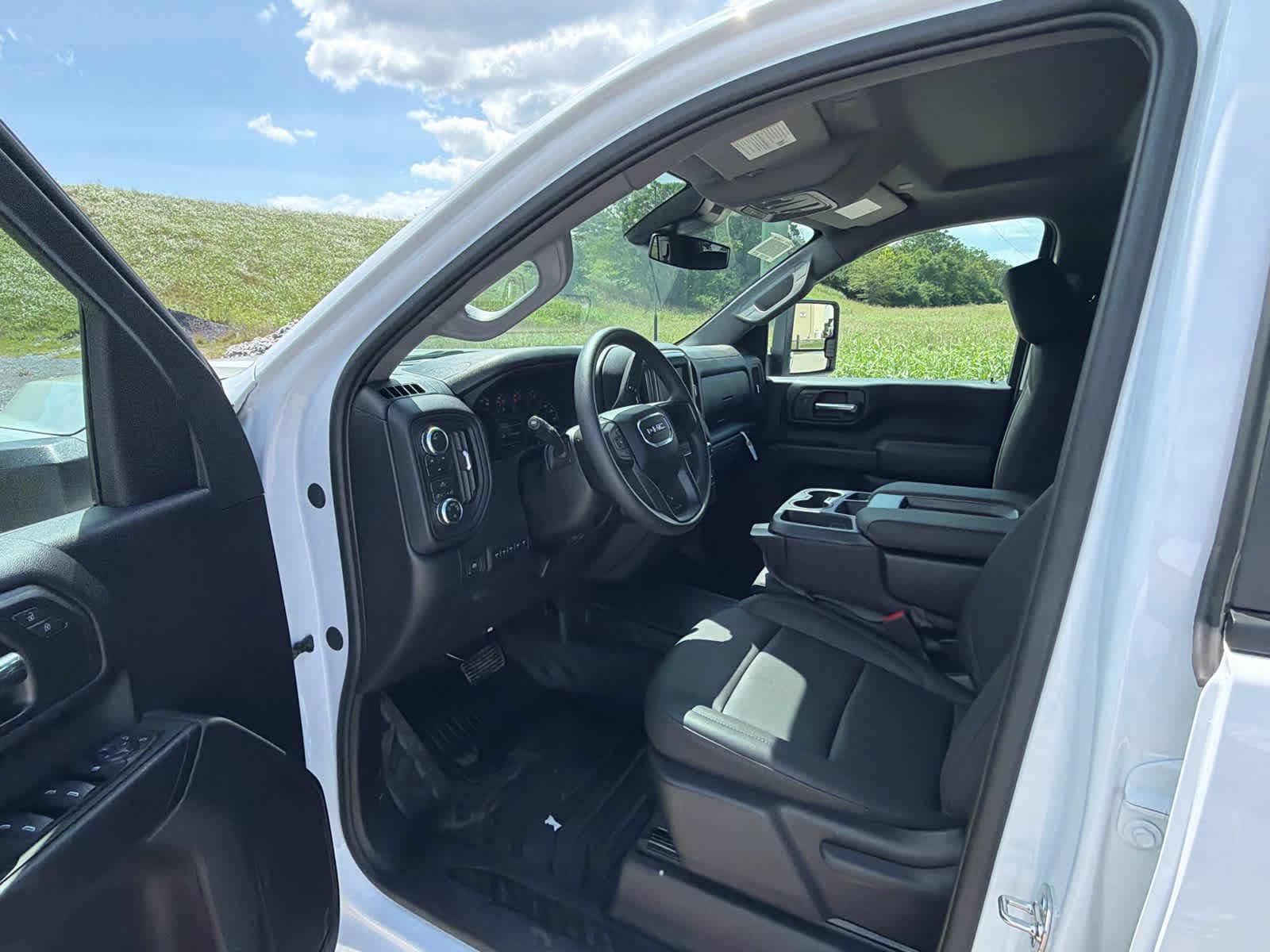 New 2026 GMC Sierra 2500 Pro w/ Convenience Package AWD/4WD image 17