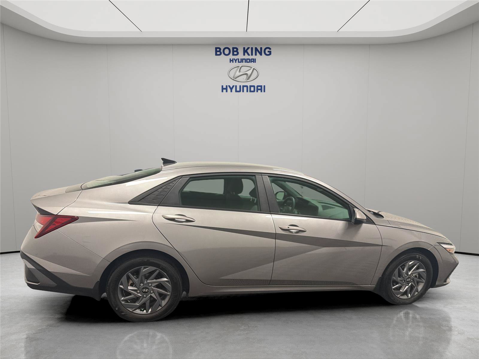 Certified 2024 Hyundai Elantra SEL FWD image 6