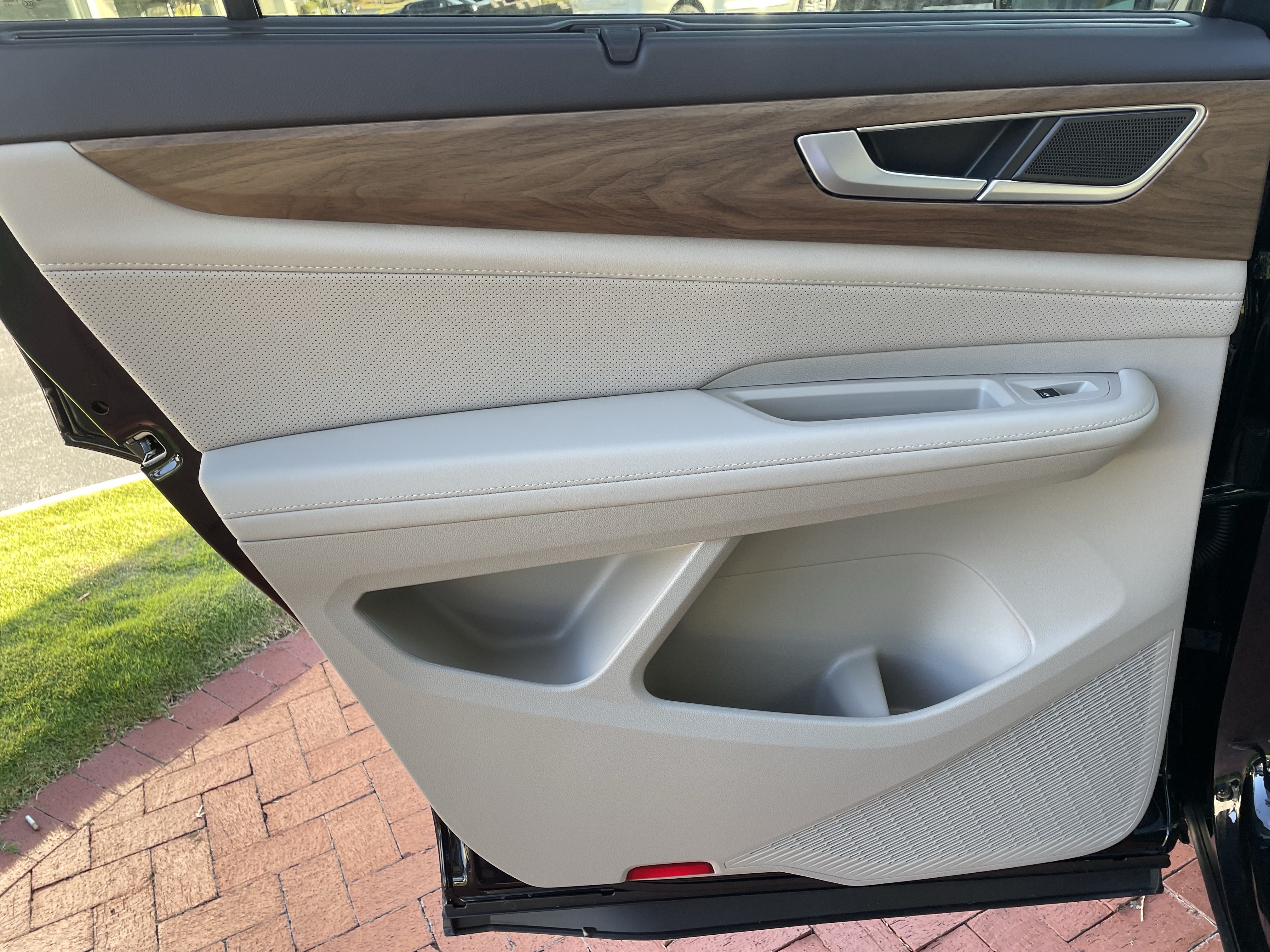 New 2026 Volkswagen Atlas SE FWD image 10
