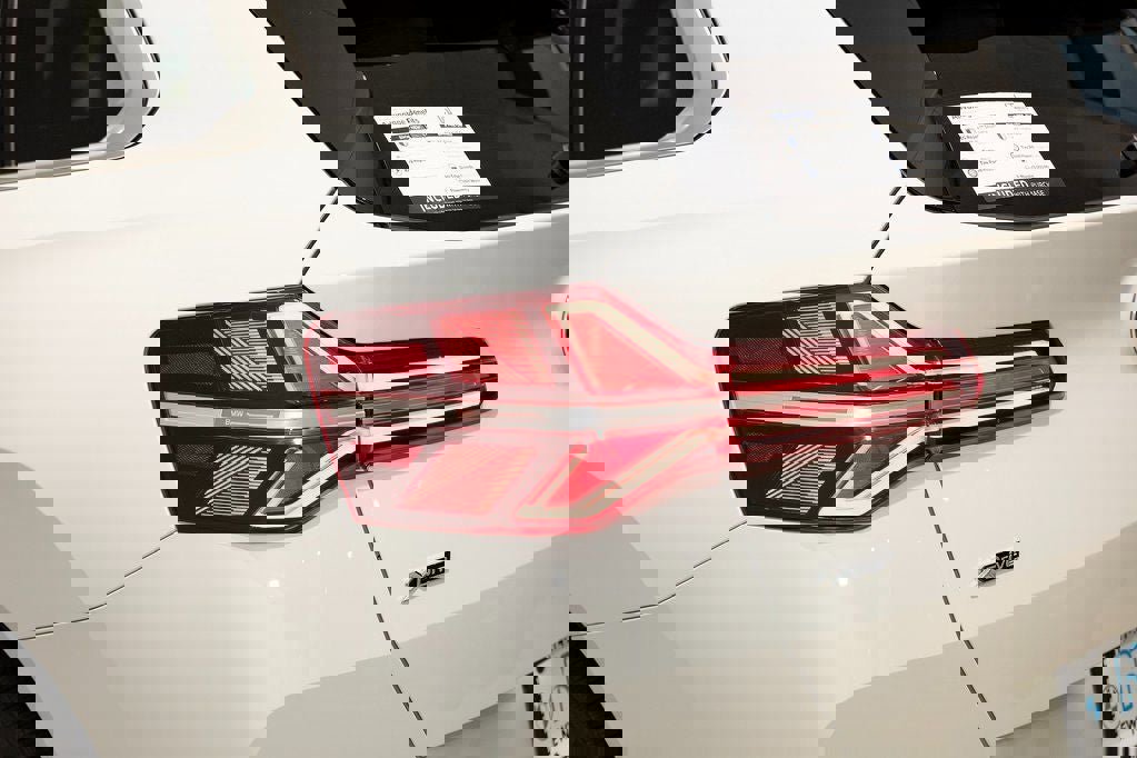 Used 2025 BMW X3 xDrive30i w/ Premium Package image 9