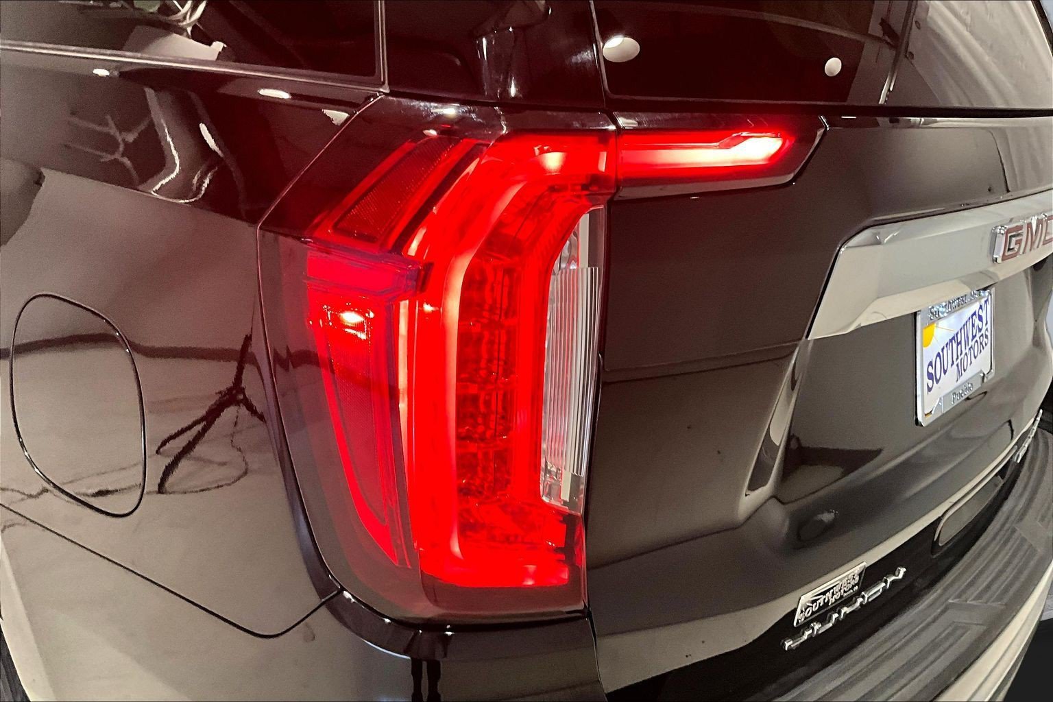 Used 2023 GMC Yukon XL Denali RWD image 23