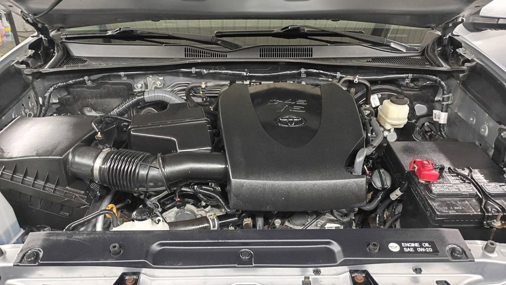 Used 2017 Toyota Tacoma TRD Sport w/ Premium & Technology Package image 9