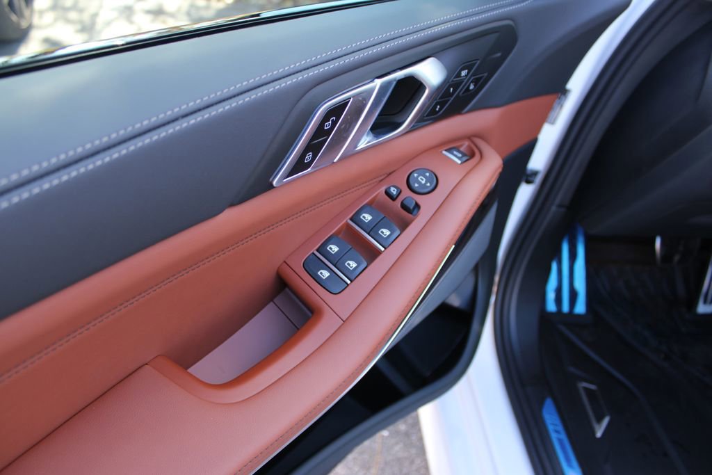 New 2026 BMW X5 M60i w/ Climate Comfort Package image 26