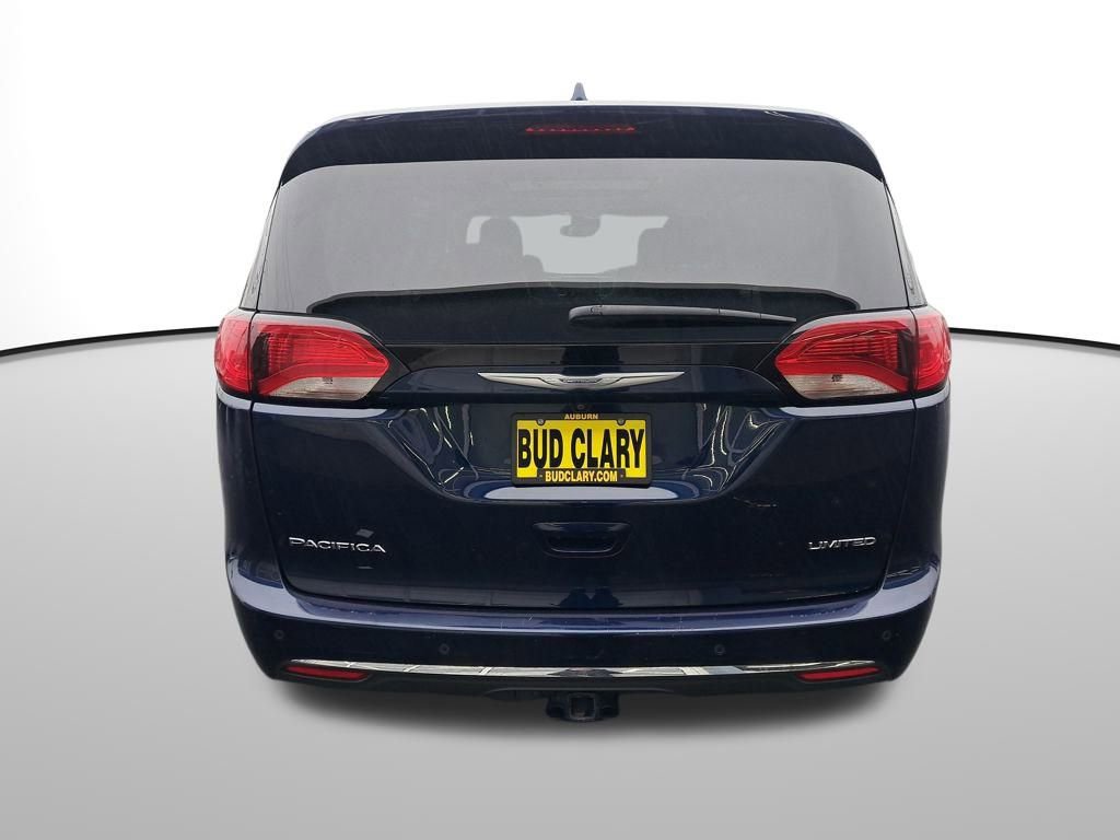 Used 2017 Chrysler Pacifica Limited image 5