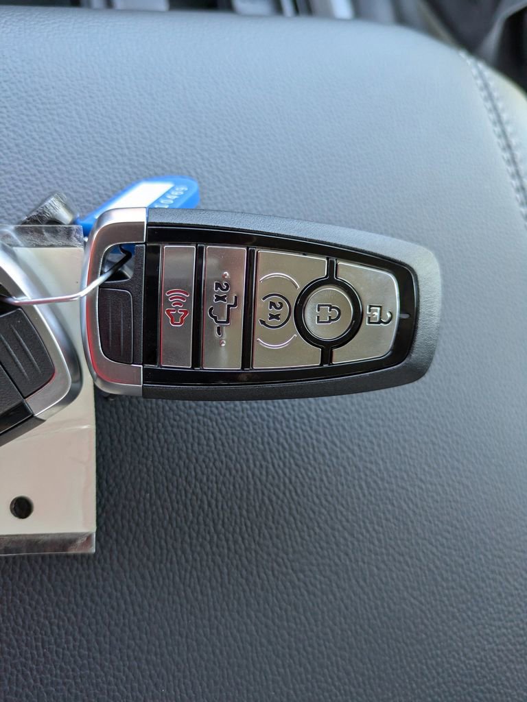 New 2026 Ford F350 Lariat w/ Black Appearance Package image 35