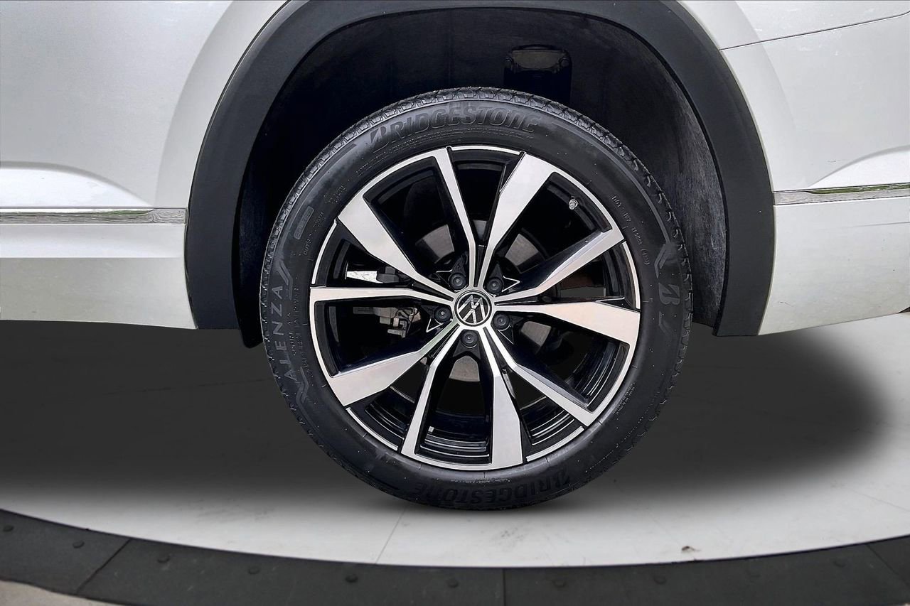 Used 2024 Volkswagen Atlas SEL Premium R-Line AWD/4WD image 38