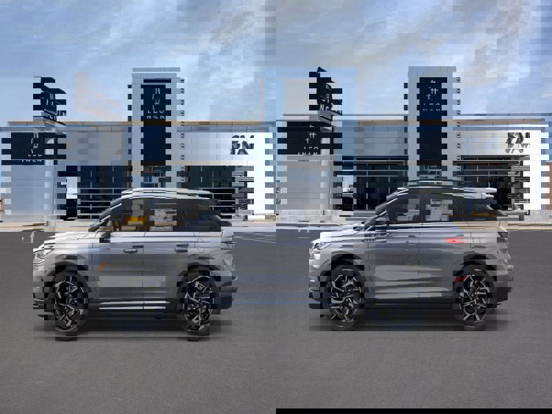 New 2025 Lincoln Corsair Reserve w/ Rear Removable Package Tray image 3