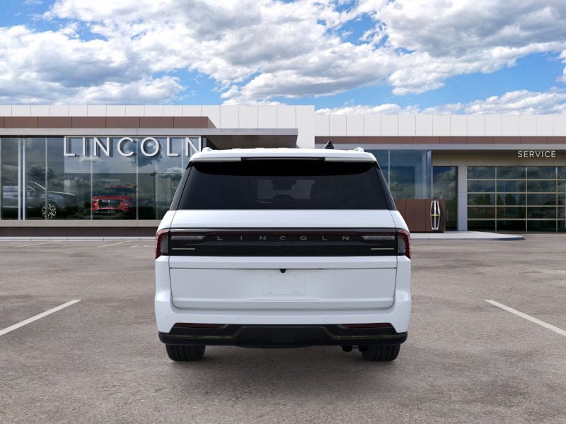 New 2026 Lincoln Navigator L Premier AWD/4WD image 28