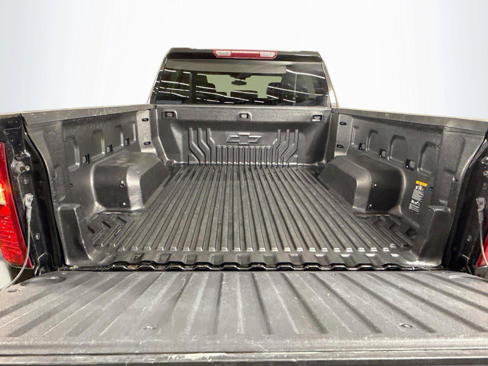 Used 2024 Chevrolet Silverado 1500 LT AWD/4WD image 17