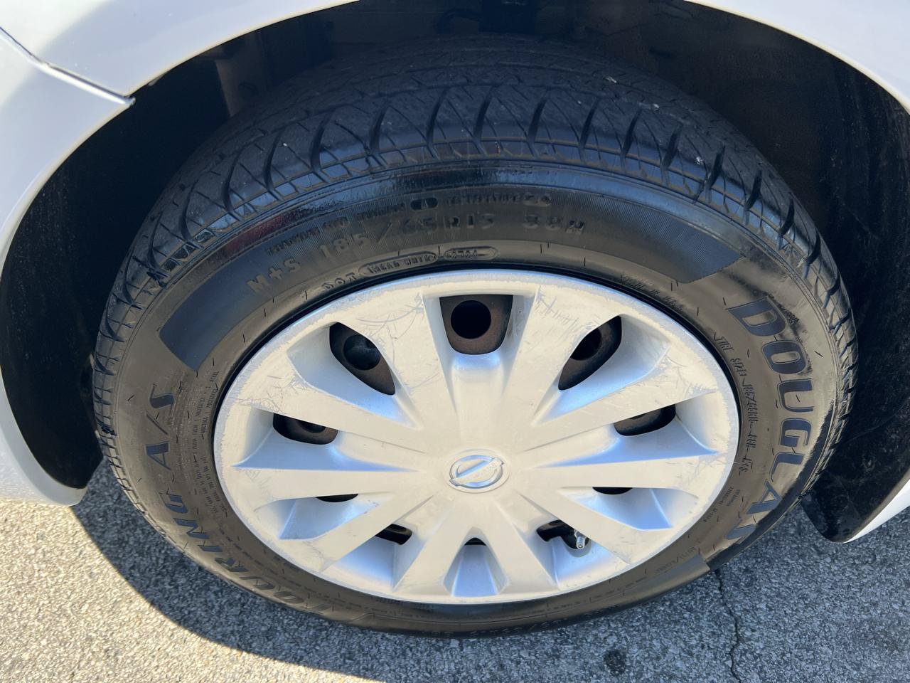 Used 2018 Nissan Versa S Plus FWD image 2