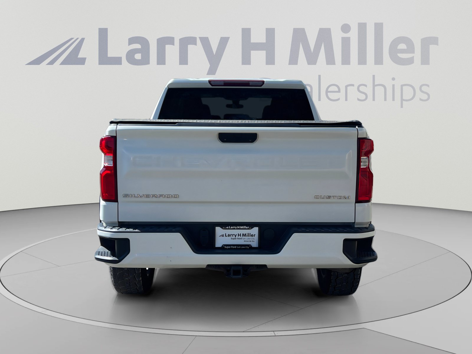 Used 2021 Chevrolet Silverado 1500 Custom w/ Safety Confidence Package AWD/4WD image 4