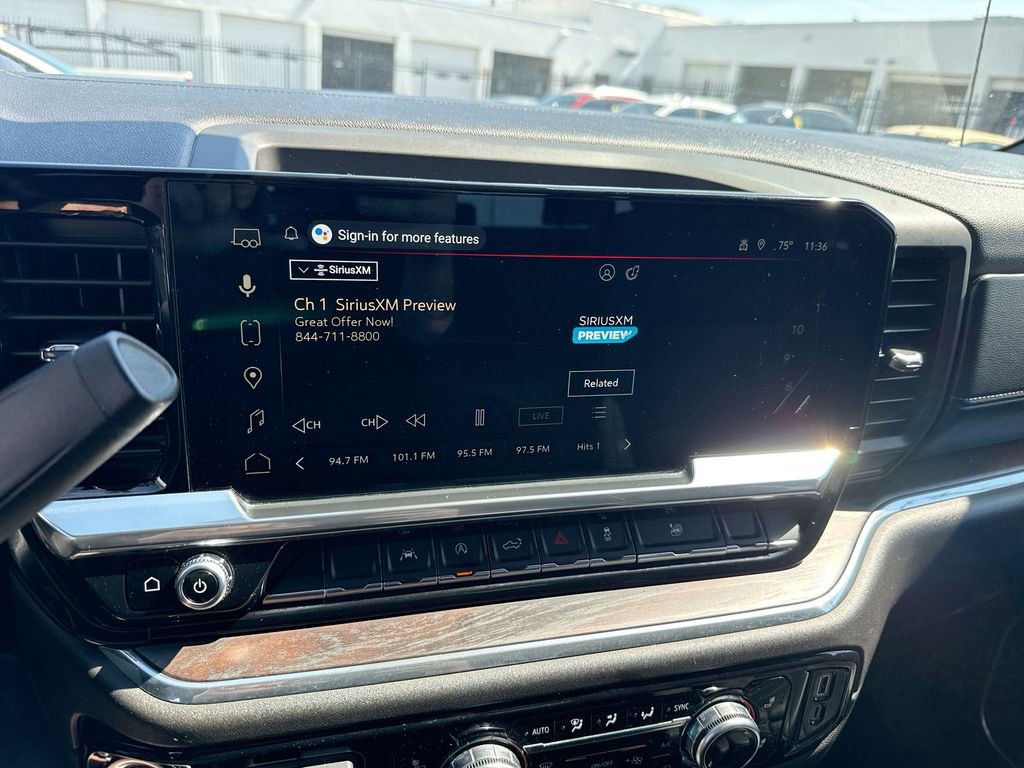 Used 2025 GMC Sierra 1500 SLT image 15