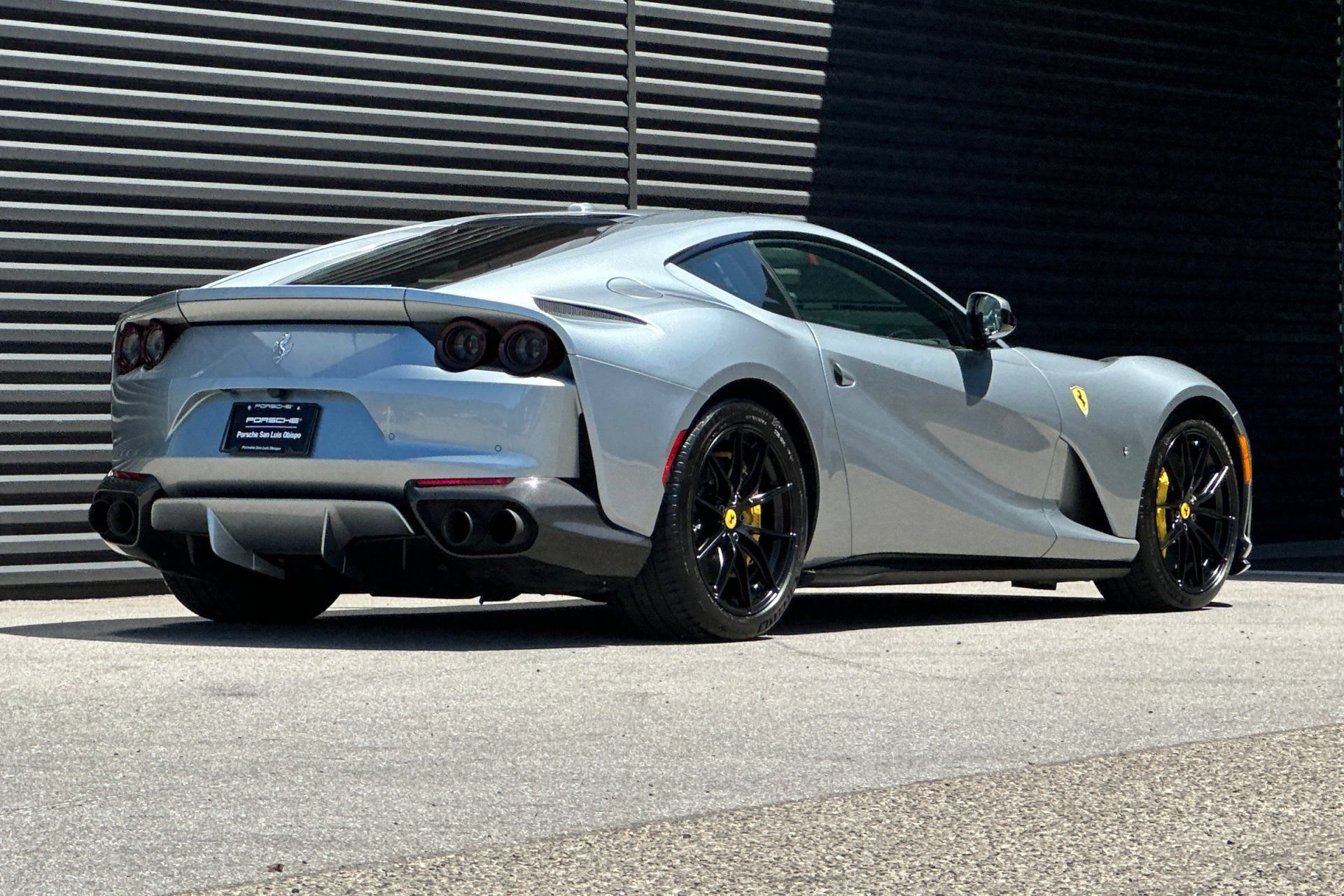 Used 2018 Ferrari 812 Superfast RWD image 8