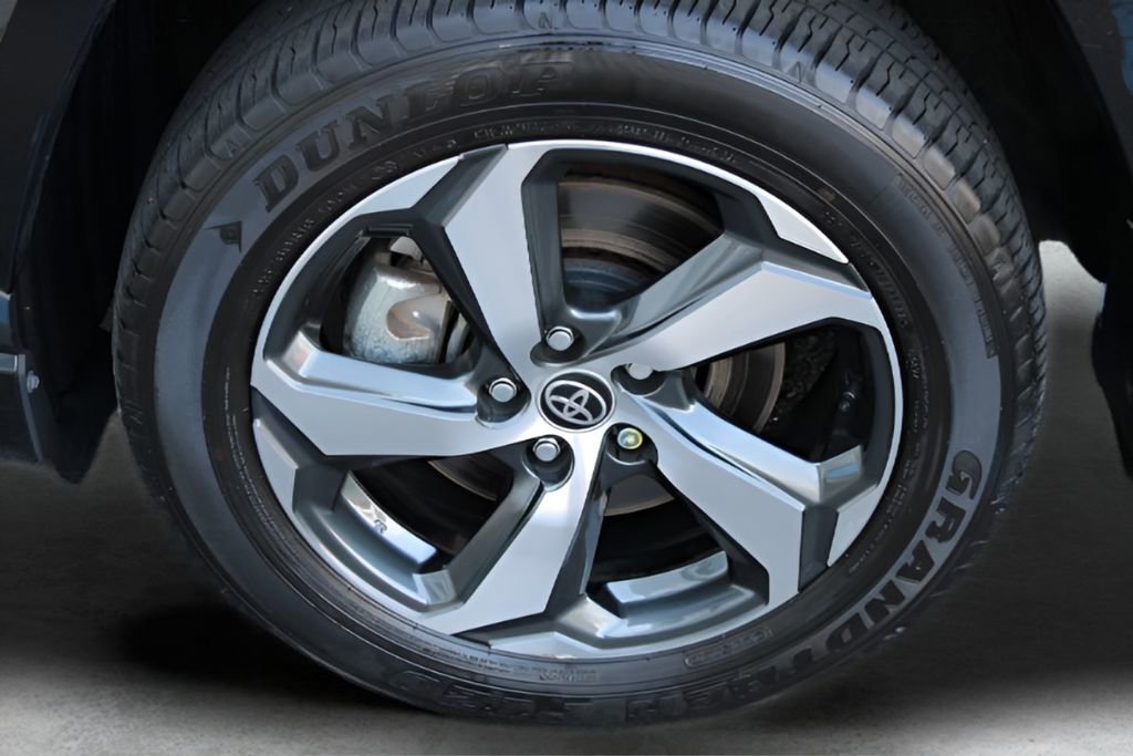 Used 2023 Toyota RAV4 SE w/ Weather & Moonroof Package image 2