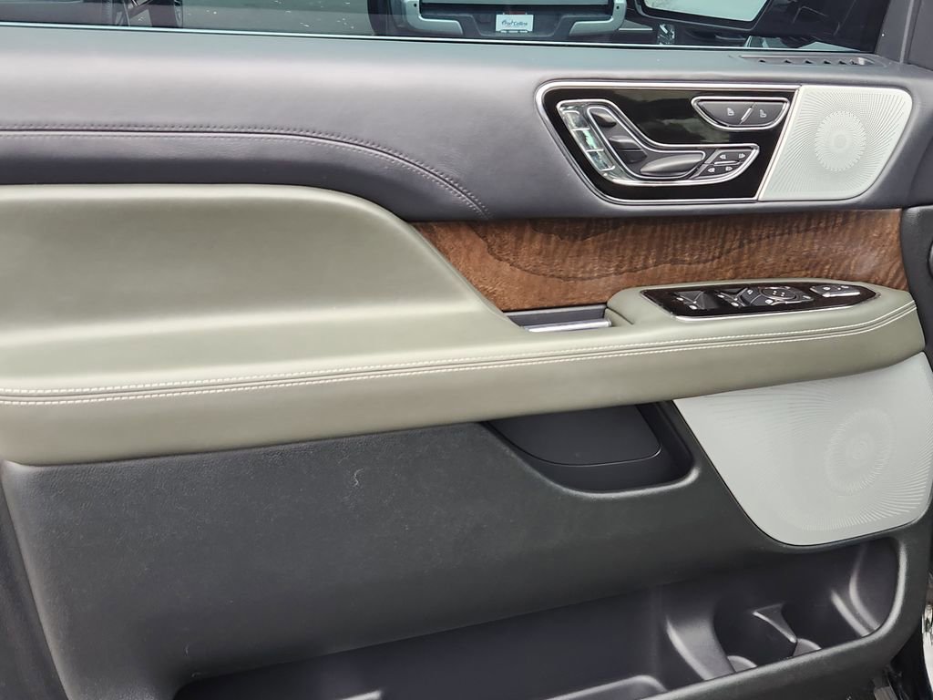 Used 2023 Lincoln Navigator L Black Label image 7