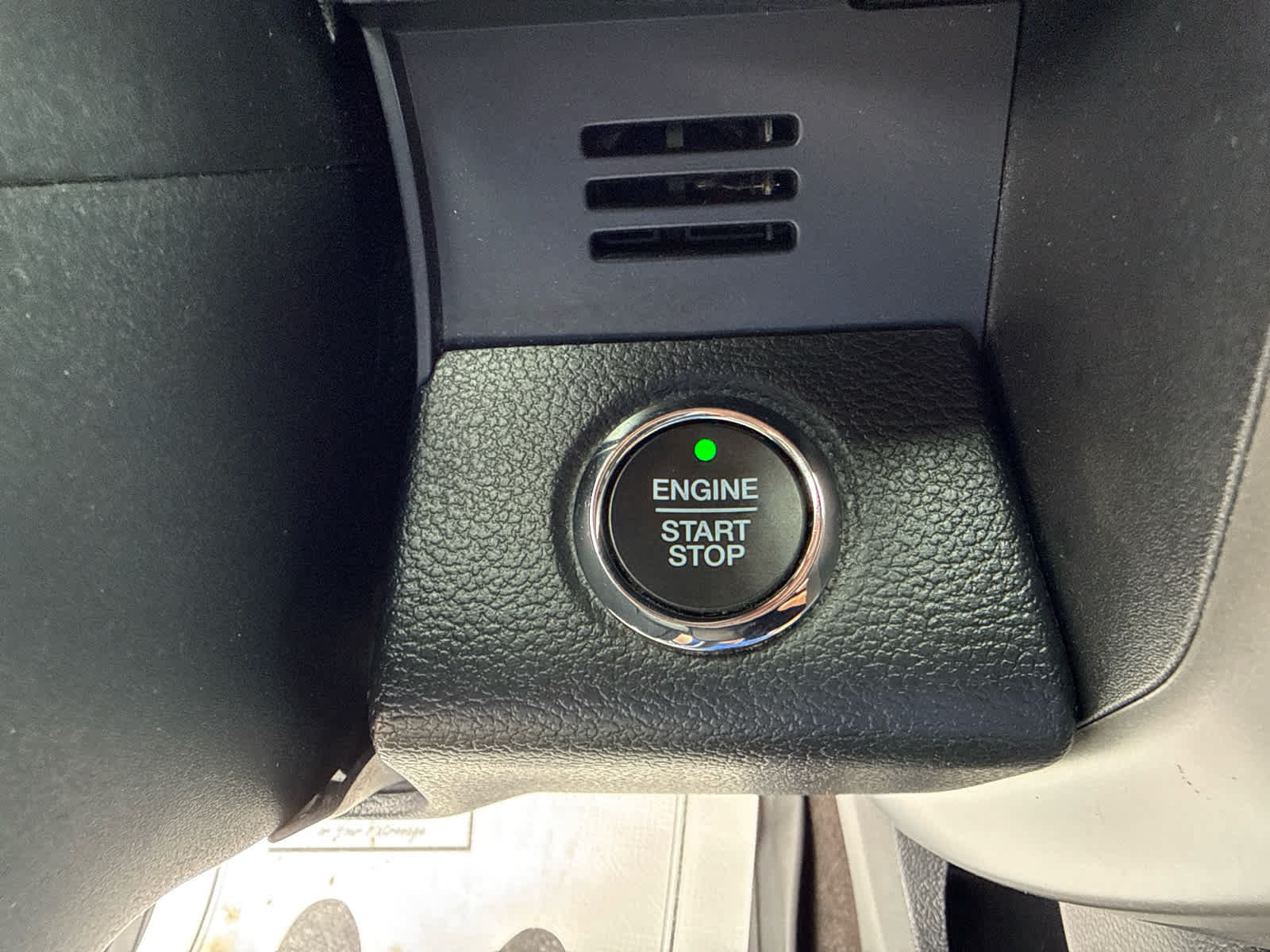 Used 2020 Ford Expedition XLT w/ Equipment Group 202A AWD/4WD image 28