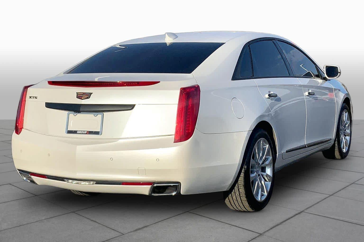 Used 2016 Cadillac XTS Luxury w/ Driver Awareness Package FWD image 12