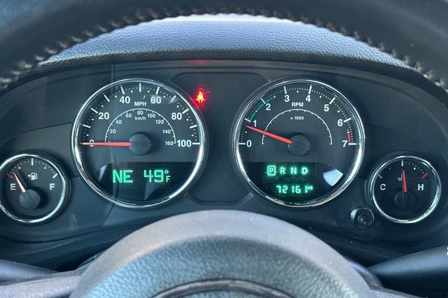 Used 2017 Jeep Wrangler Unlimited Sahara w/ Connectivity Group image 26