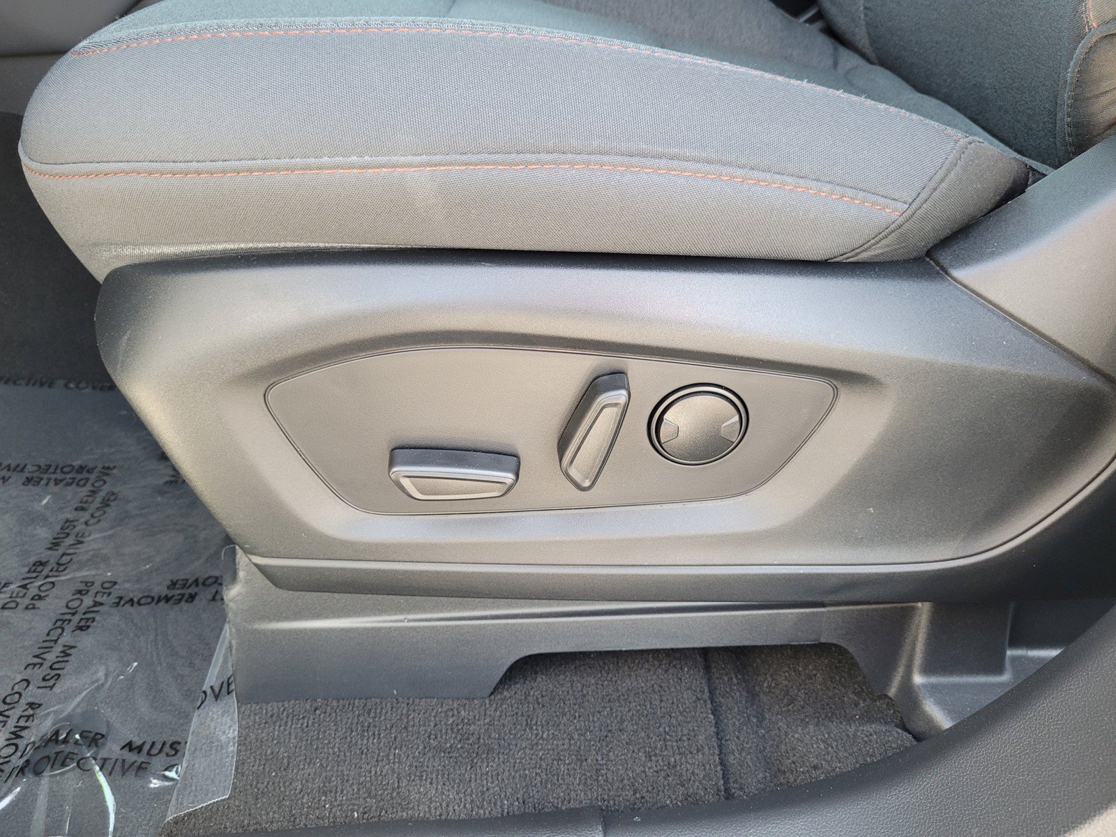 Used 2025 Ford Explorer Active RWD image 12