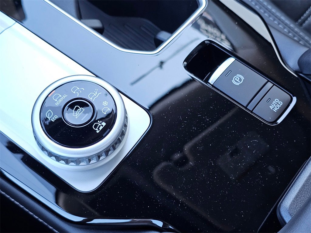 New 2025 Mitsubishi Outlander AWD image 14