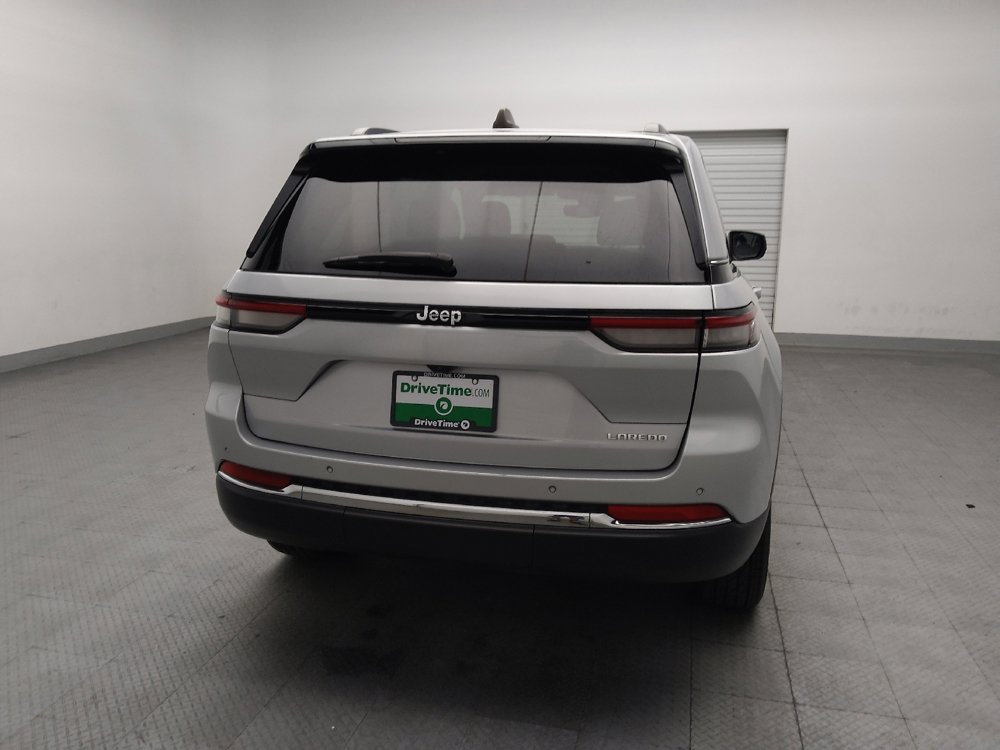 Used 2024 Jeep Grand Cherokee Laredo RWD image 7