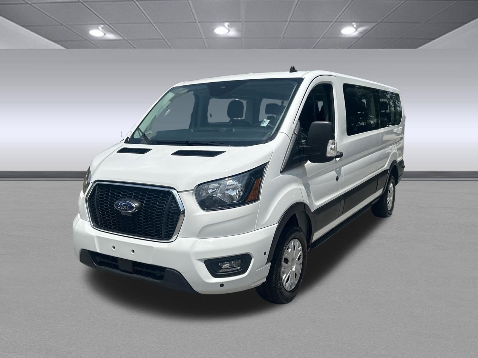 Used 2024 Ford Transit 350 XLT RWD image 9