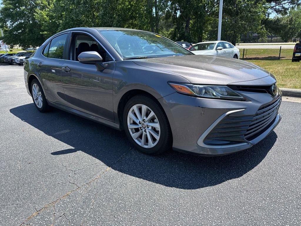 Used 2022 Toyota Camry LE FWD image 7