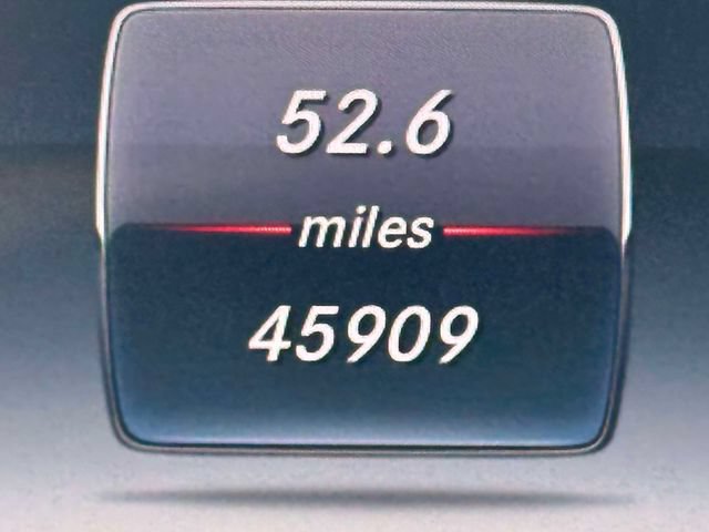 Used 2018 Mercedes-Benz GLC 300 4MATIC image 32