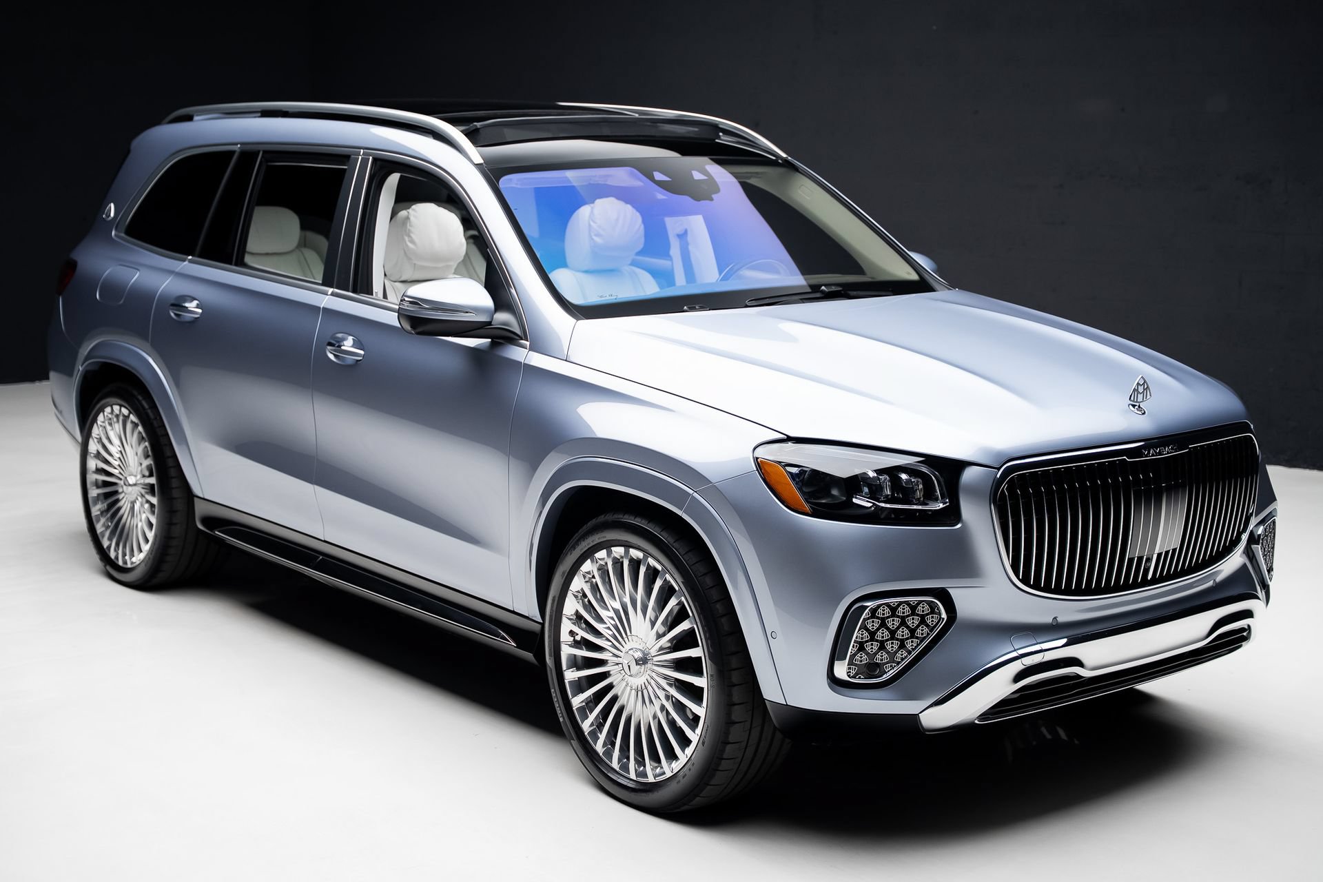Used 2025 Mercedes-Benz Maybach GLS 600 4MATIC image 42
