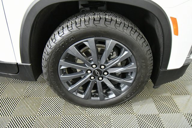 Used 2023 Chevrolet Traverse RS image 17