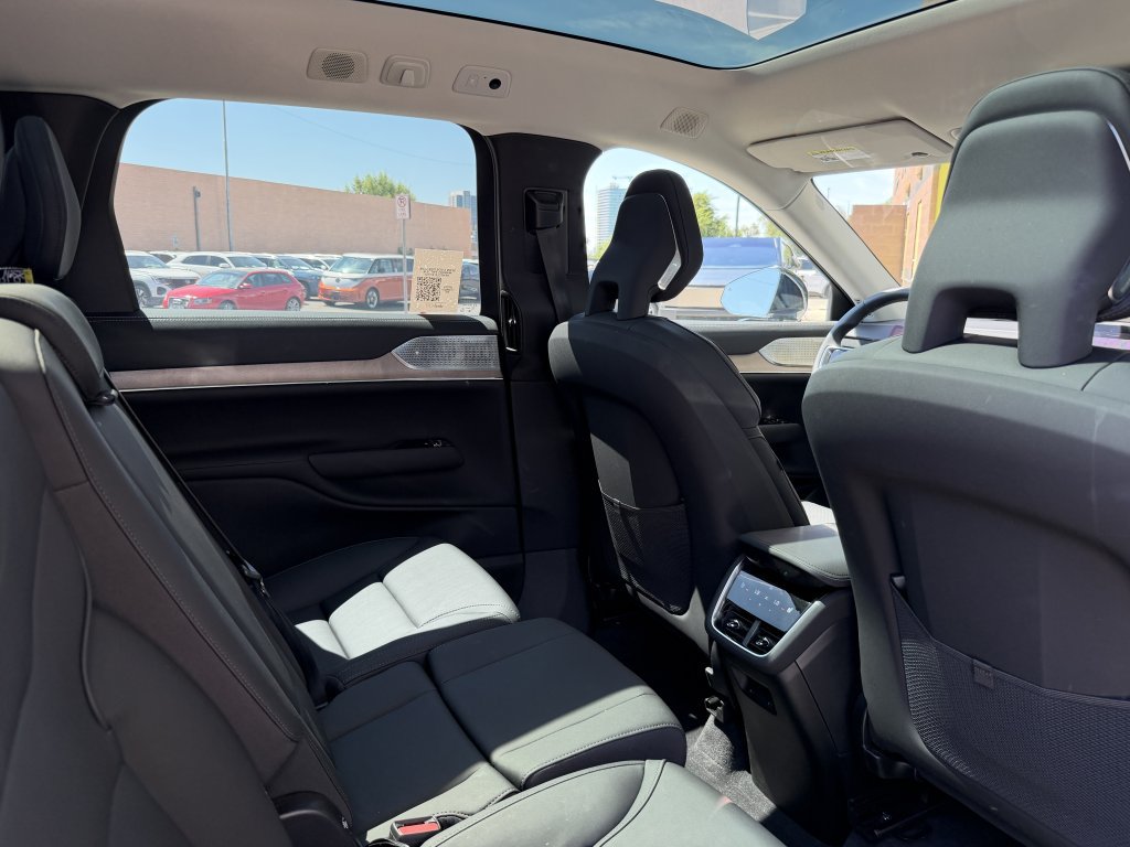 Used 2025 Volvo EX90 Ultra AWD/4WD image 39