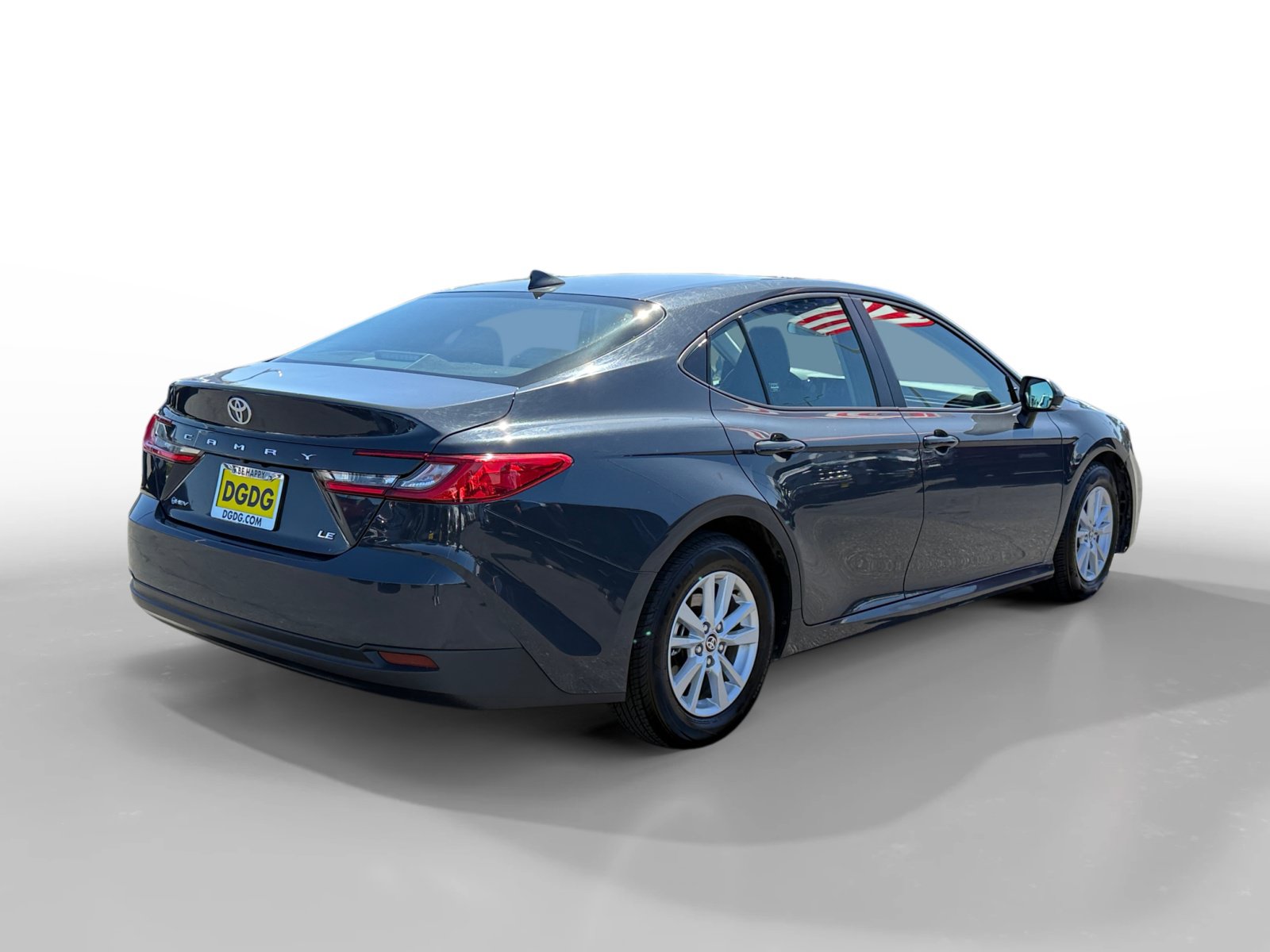 Used 2025 Toyota Camry LE FWD image 5