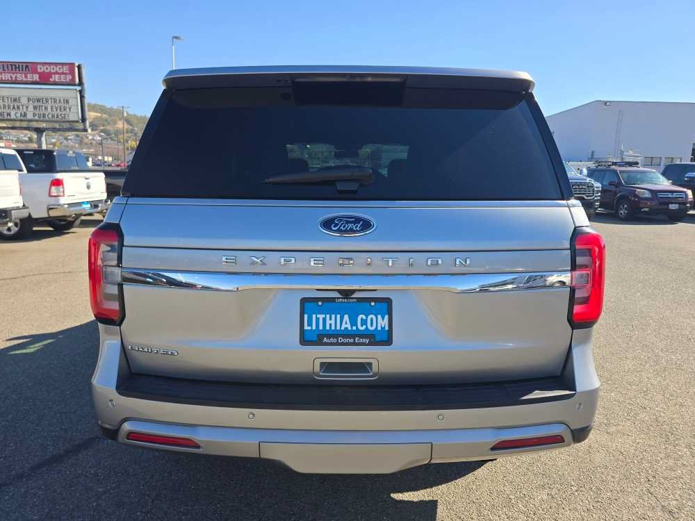 Used 2022 Ford Expedition Limited AWD/4WD image 4