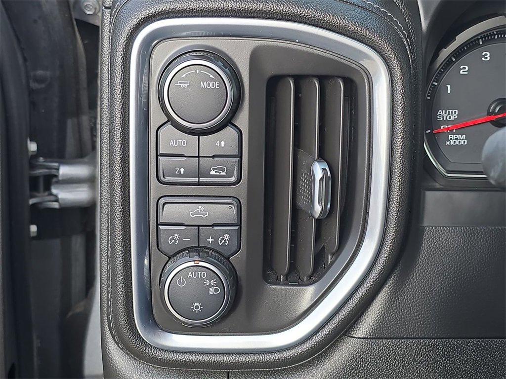 Used 2020 Chevrolet Silverado 1500 LT w/ Convenience Package image 18