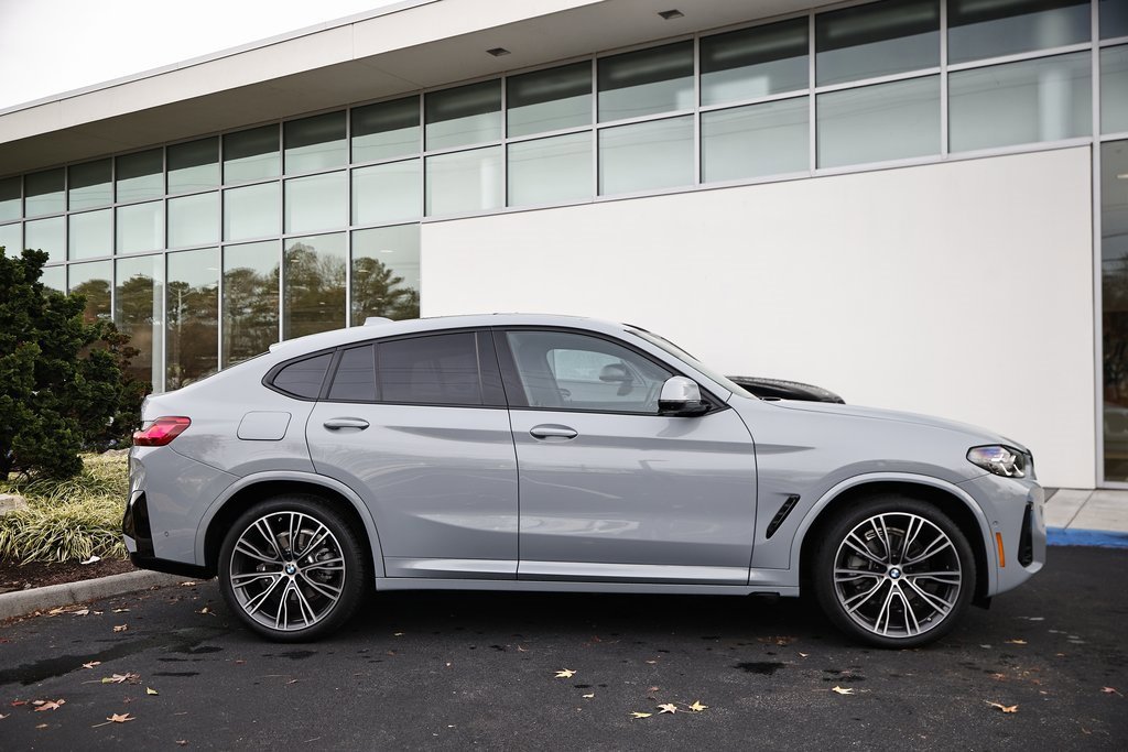 Used 2025 BMW X4 xDrive30i w/ Premium Package image 4