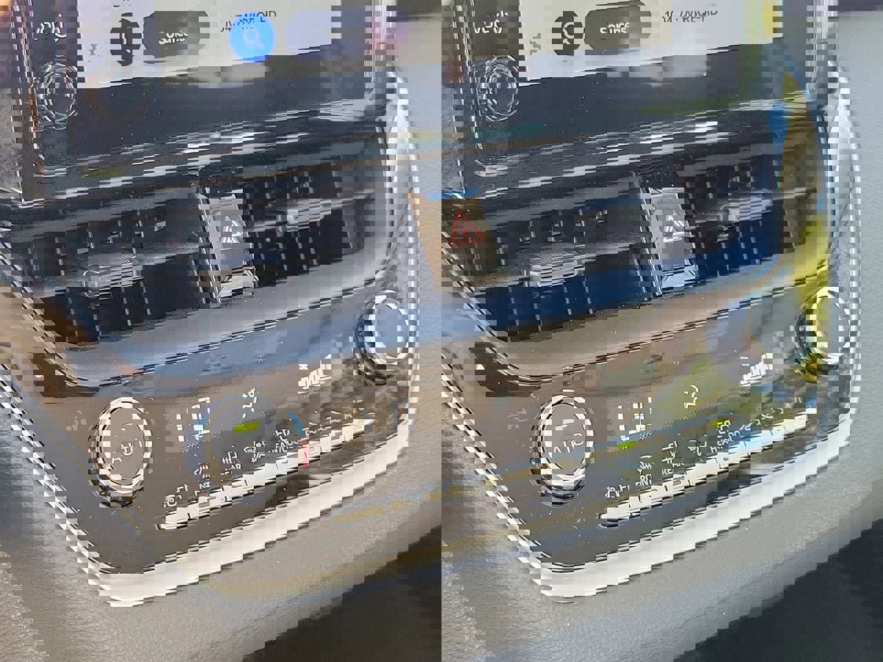 Used 2025 Toyota Corolla LE image 26