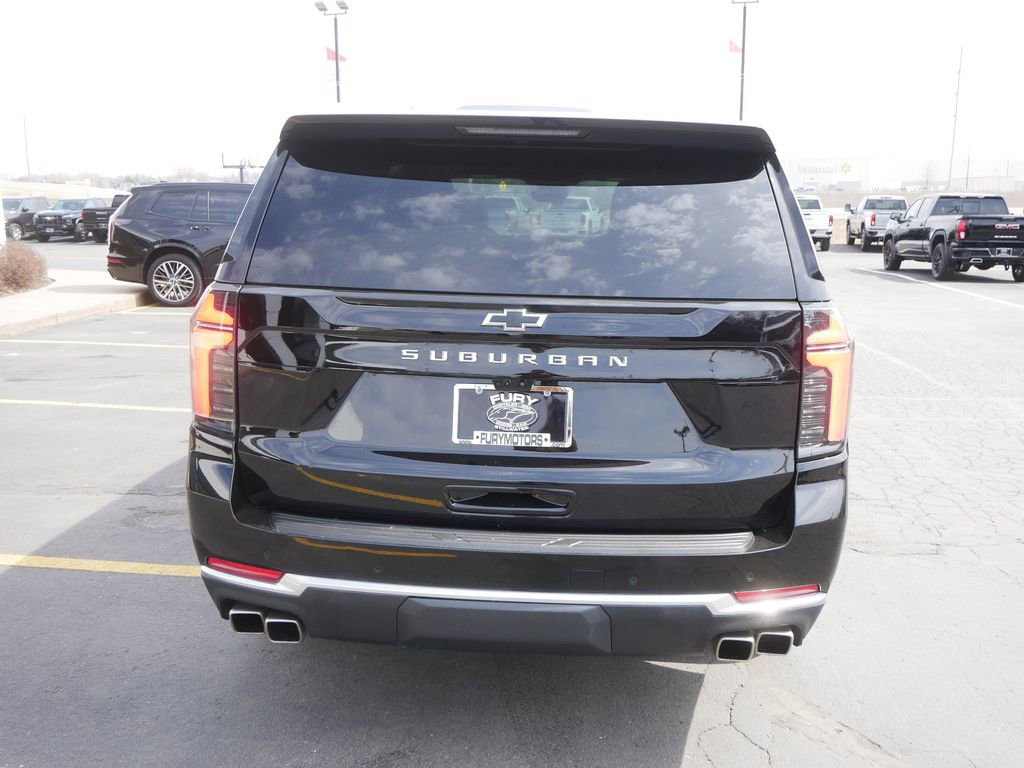 Used 2025 Chevrolet Suburban High Country AWD/4WD image 6