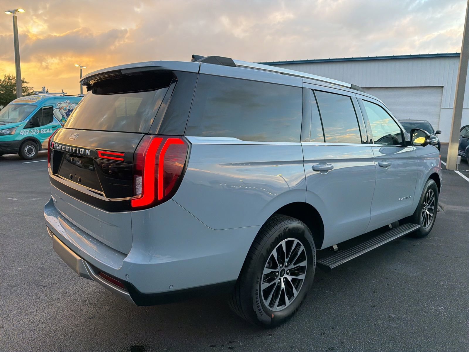 Used 2025 Ford Expedition Platinum image 8