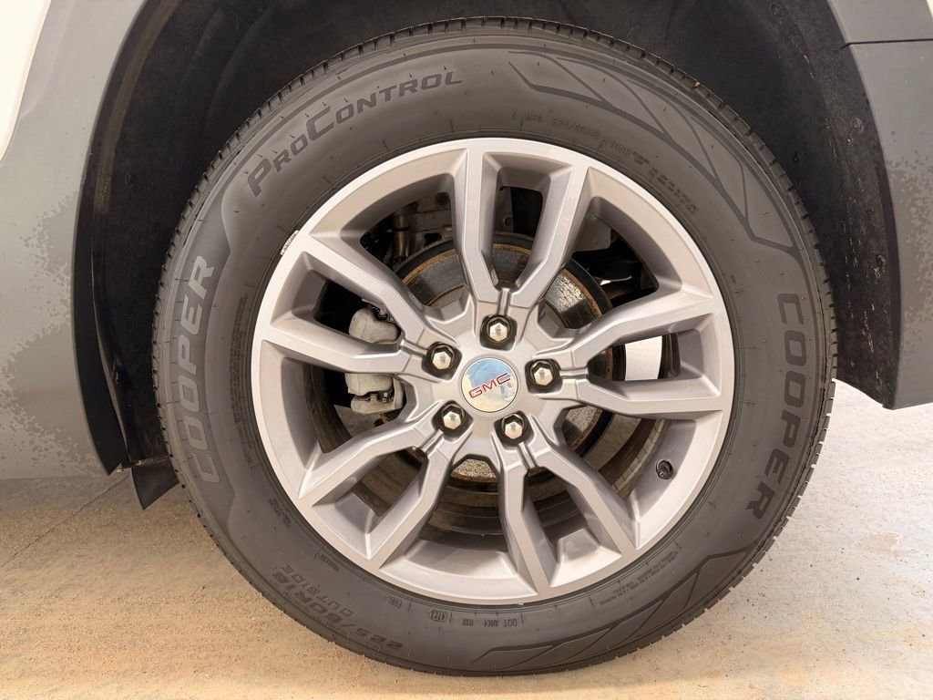 Used 2022 GMC Terrain SLT w/ Infotainment Package II AWD/4WD image 14