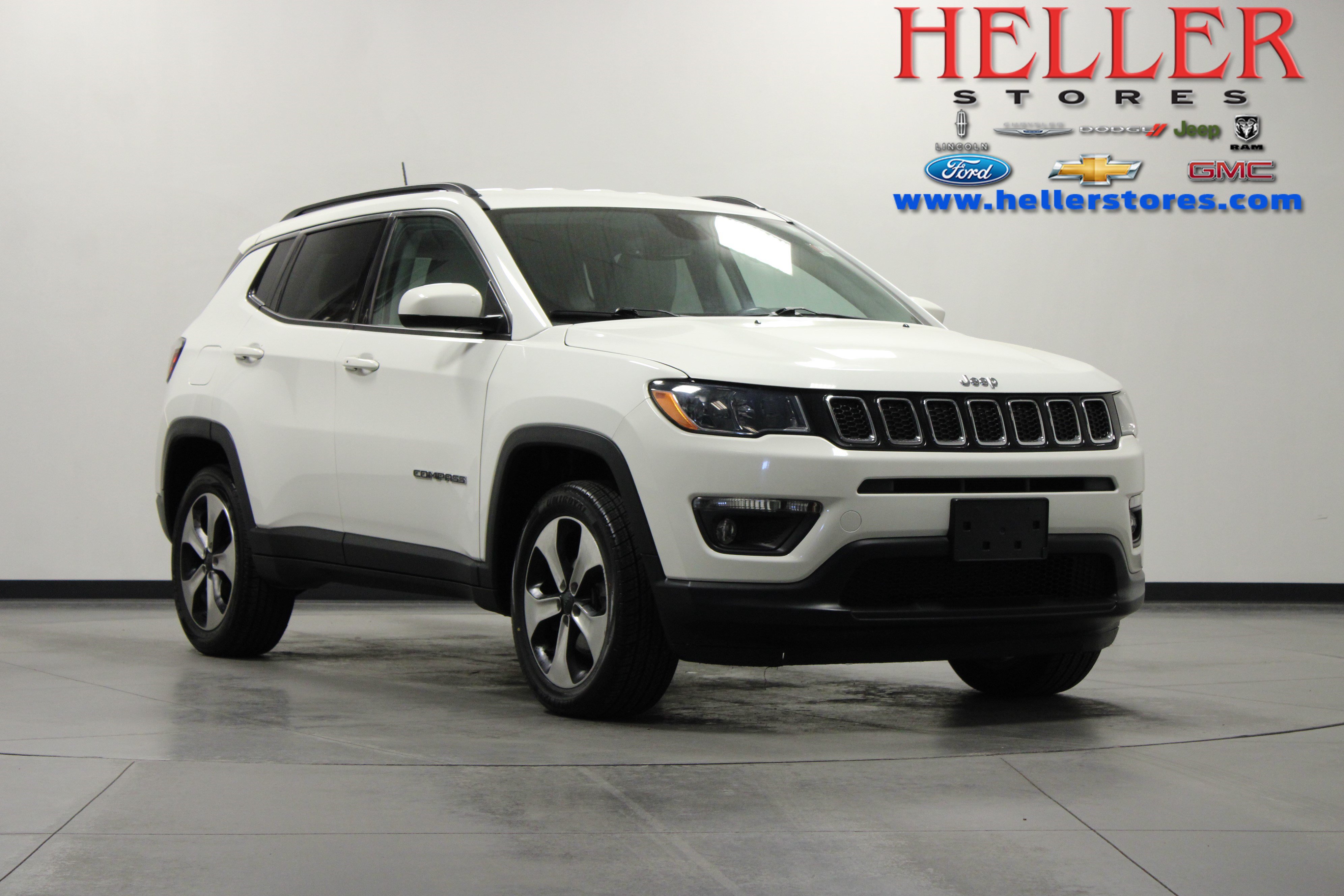 Used 2019 Jeep Compass Latitude w/ Popular Equipment Group AWD/4WD image 1